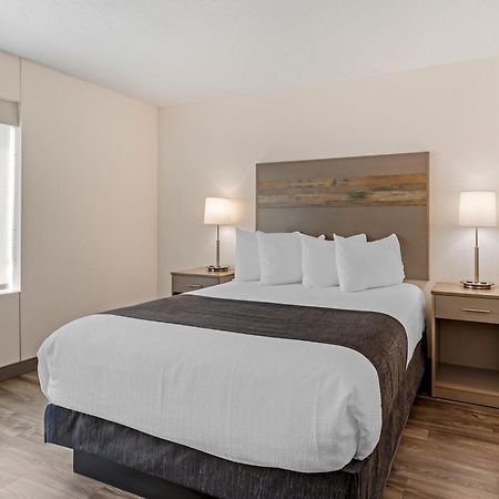 Best Western Plus Executive Residency Waterloo & Cedar Falls Екстериор снимка