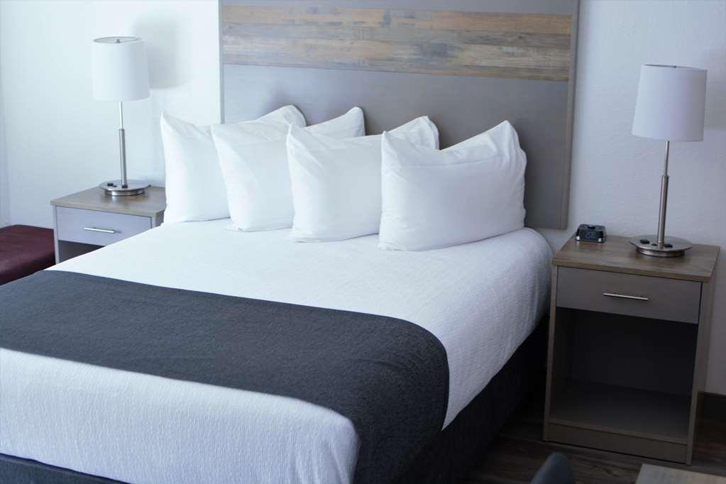 Best Western Plus Executive Residency Waterloo & Cedar Falls Стая снимка