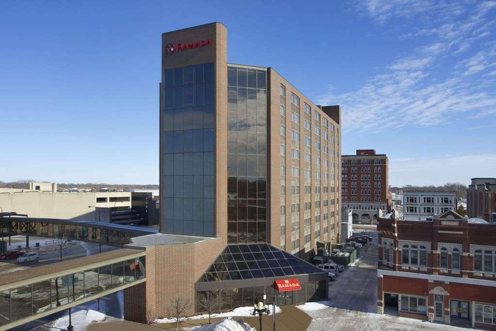 Best Western Plus Executive Residency Waterloo & Cedar Falls Екстериор снимка